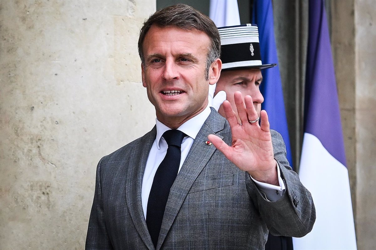 Macron prévient que les extrêmes mènent à une « guerre civile »