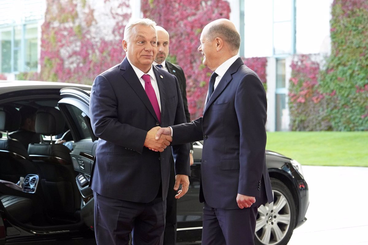 Orbán demande à Macron et Scholz de parler à Poutine au nom de l'UE