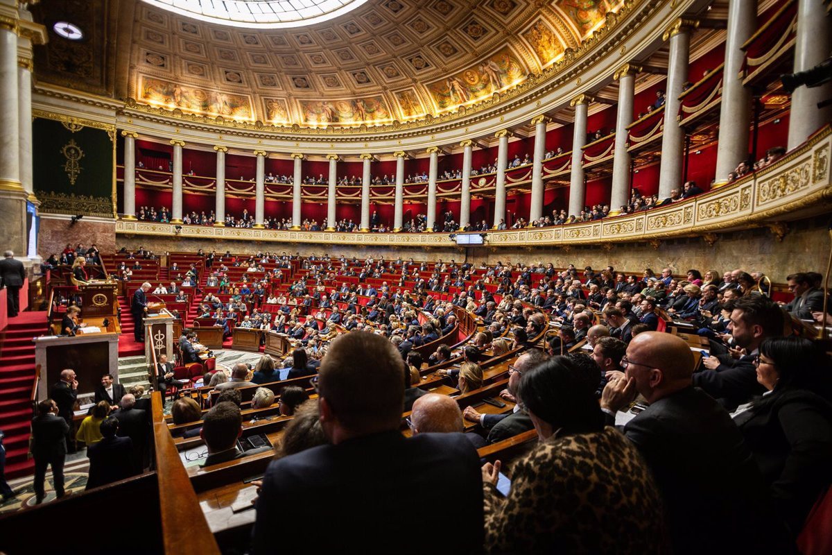 L'Assemblée nationale française rejette deux requêtes de censure contre le gouvernement de Bayroun