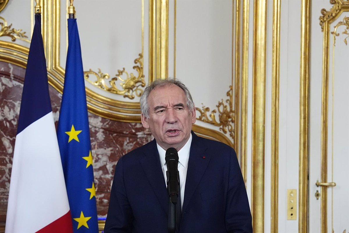 Le Premier ministre français ouvre la porte à un référendum sur les pensions en cas de "blocage"