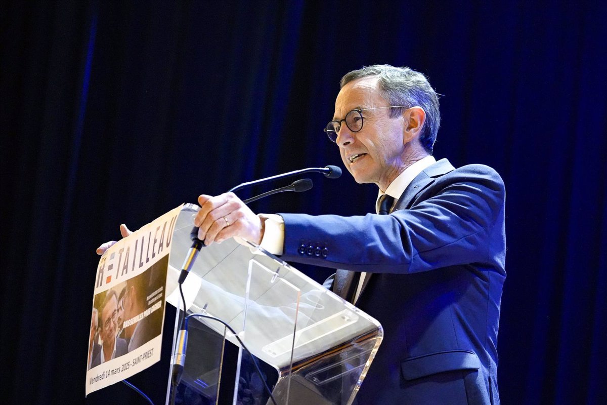 La France donnera une "réponse progressive" à l'Algérie dans son différend pour une liste des Algériens dans l'ordre d'expulsion