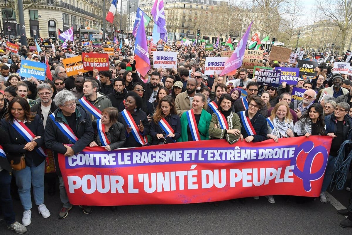 Des milliers de personnes dénoncent la montée du racisme et l'extrême droite en France