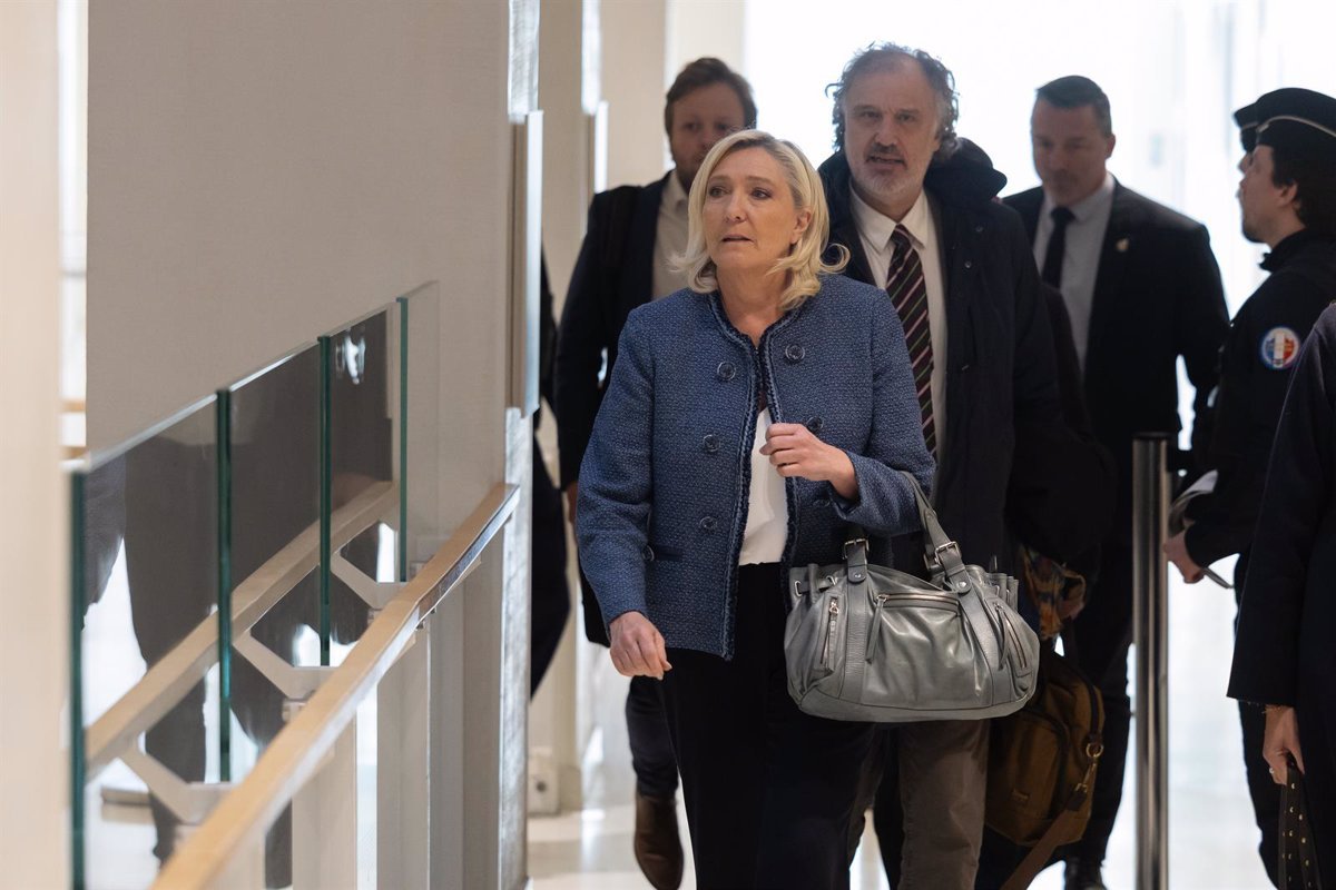 "La décision de rejeter une fonction élue devrait provenir du peuple"