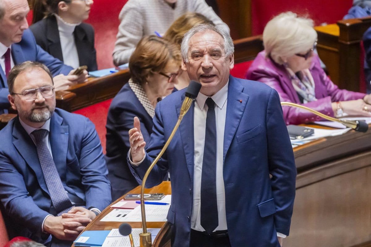 Le Premier ministre français dit qu'il se sent "inquiet" de la peine du Pen pour détourner