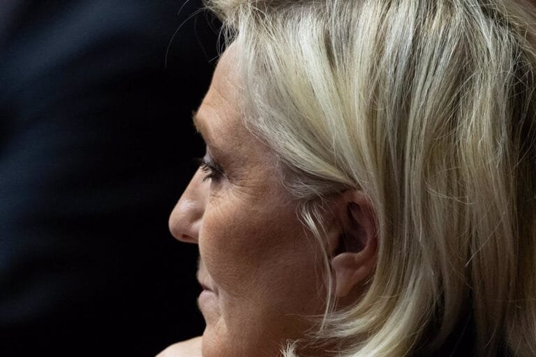 Paris se prépare à la grande concentration de cet après-midi contre la disqualification du stylo