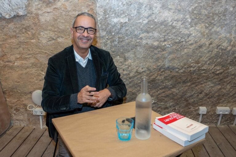La France informe que la justice algérienne a émis deux mandats d’arrêt contre l’écrivain Kamel Daud