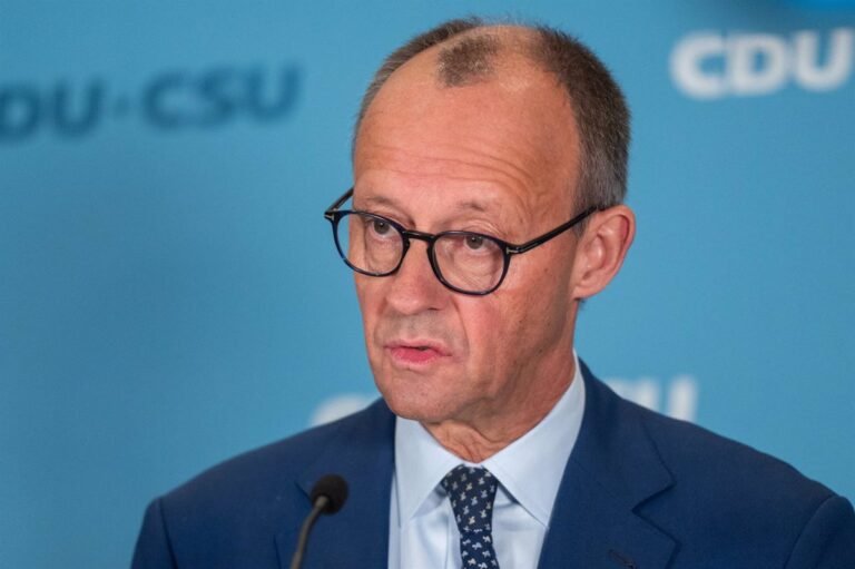Merz commence son mandat en tant que chancelier d’Allemagne avec une visite en France pour rencontrer Macron