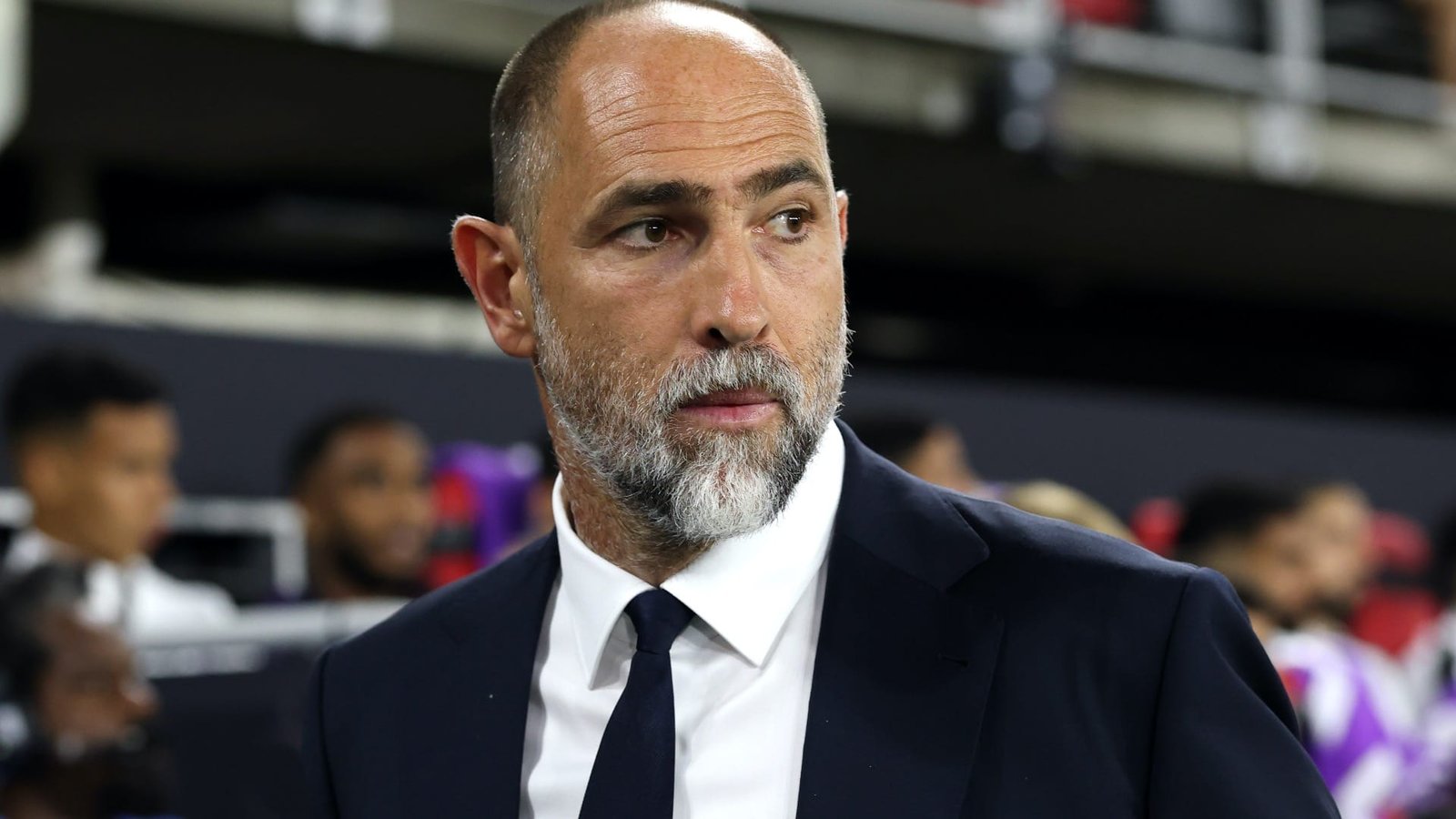 Le joueur ciblé par Newcastle et Tottenham discute de son avenir au PSG alors que son prêt à la Juve touche à sa fin.