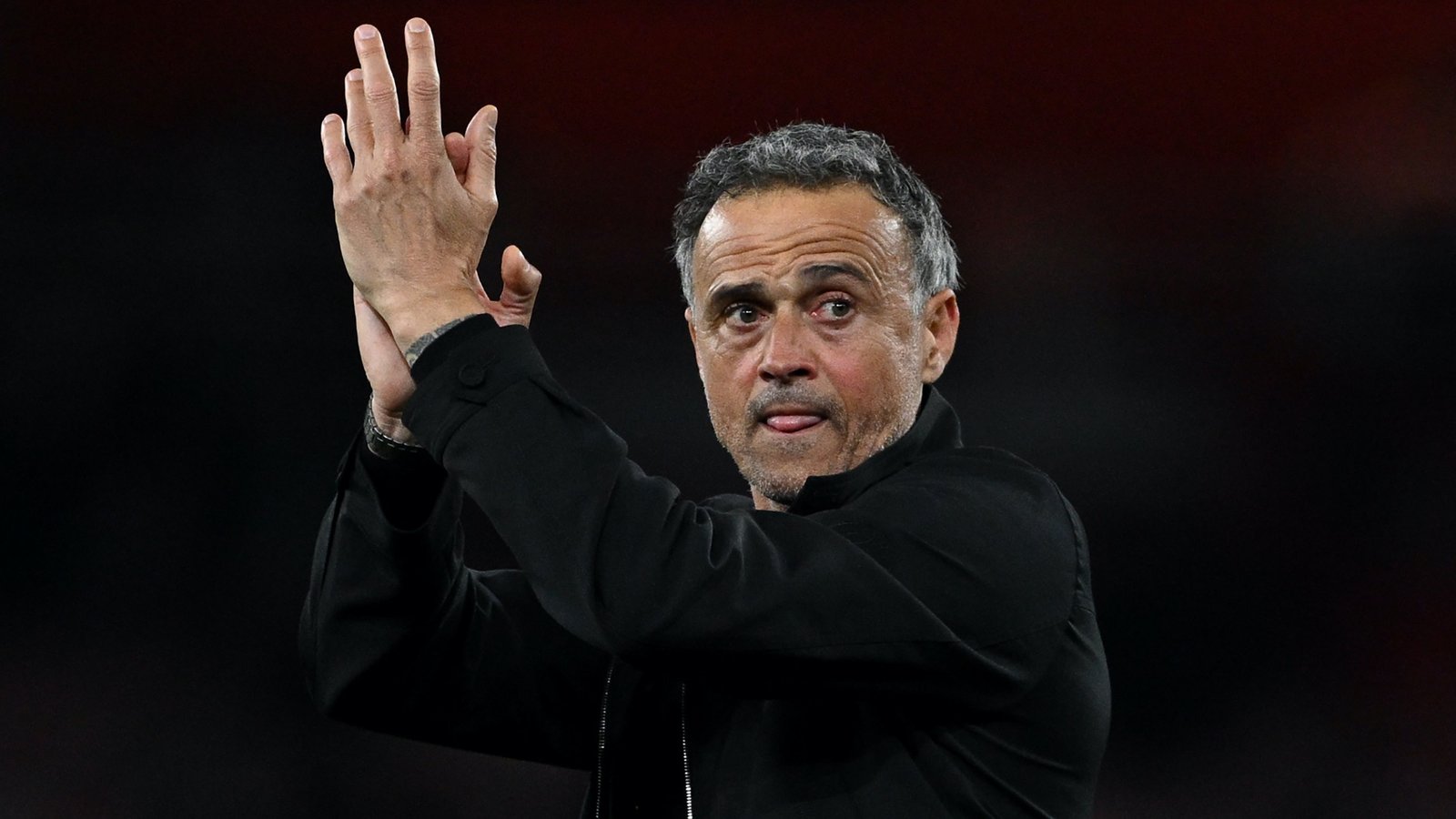 Le joueur vedette du PSG brise le silence sur son avenir au milieu des rumeurs concernant Arsenal et Villarreal.