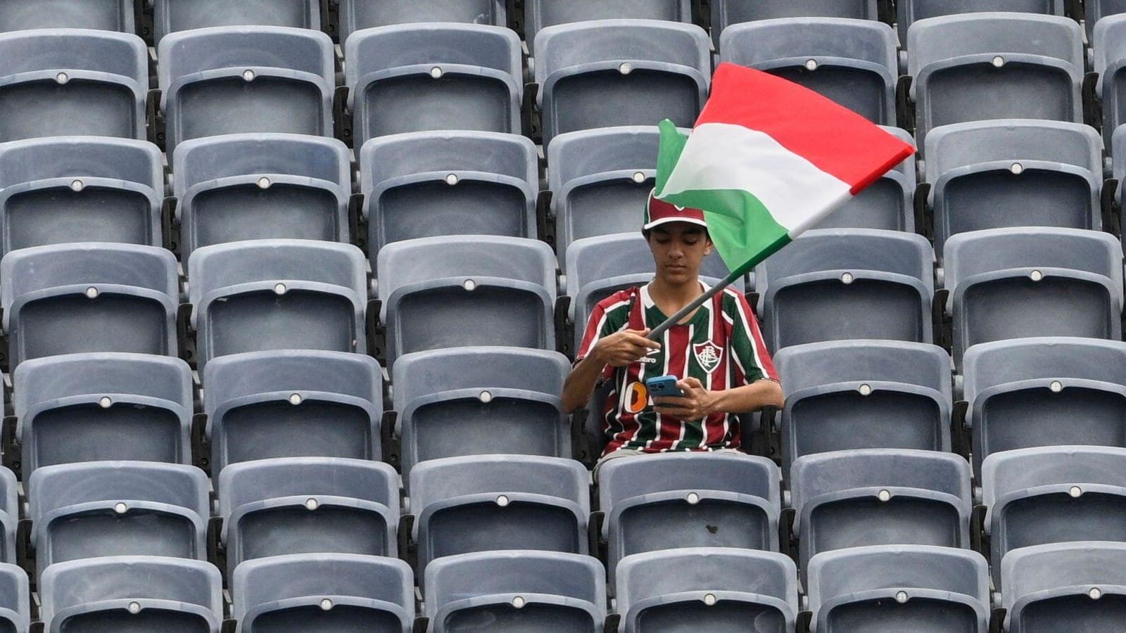 Réévaluation nécessaire pour la Coupe du Monde des Clubs, mais un commentateur et l'Euro restent excellents.